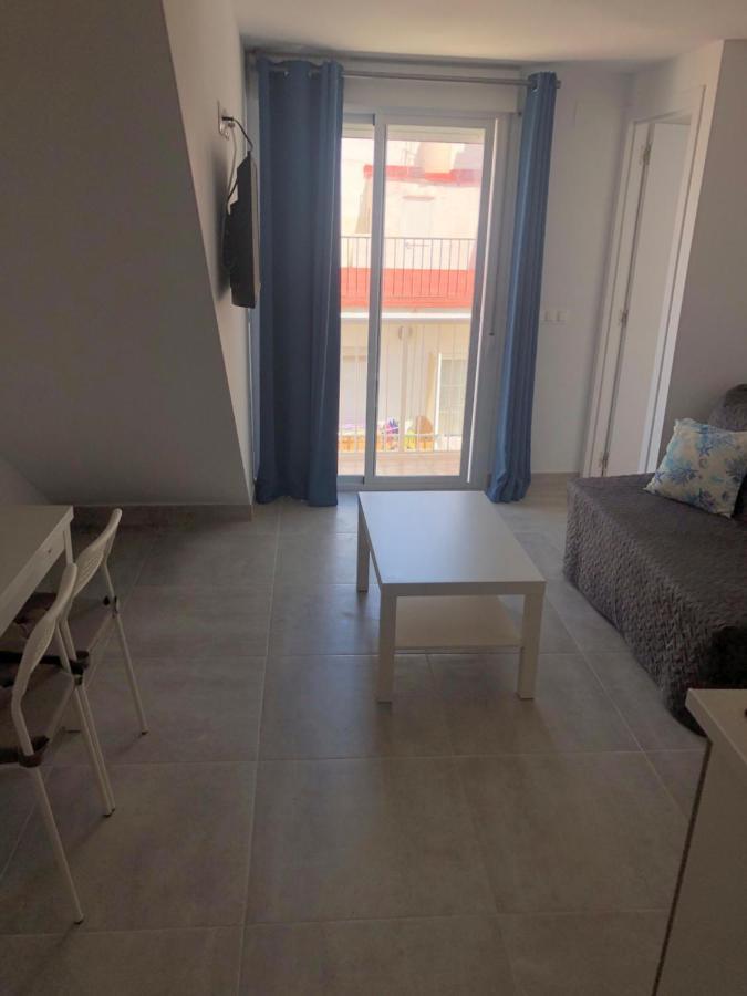 Apartamento Cervera ตอร์เรโมลิโนส ภายนอก รูปภาพ
